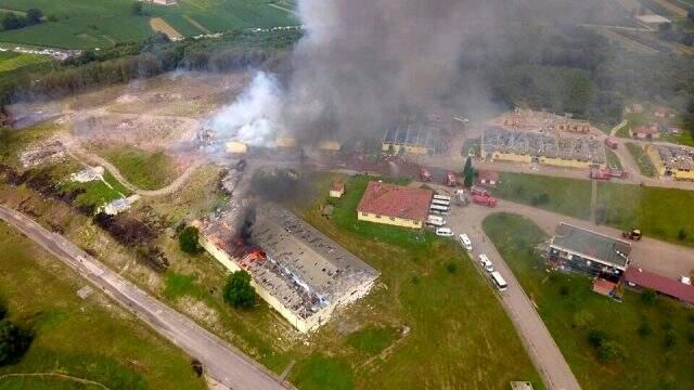 Hendek'te patlama yaşanan fabrikanın MÜSİAD Sakarya Şube Başkanı'na ait olduğu ortaya çıktı Hendek'te patlama yaşanan fabrikanın MÜSİAD Sakarya Şube Başkanı'na ait olduğu ortaya çıktı