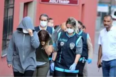 Ahlaksız çete çökertildi! Evini fuhuş için kullandıran kişilere, kadınları sunmuşlar Ahlaksız çete çökertildi! Evini fuhuş için kullandıran kişilere, kadınları sunmuşlar