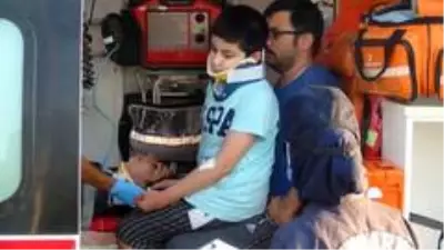 Kırmızı ışıktaki bekleyen araca arkadan çarptı: 5 yaralı
