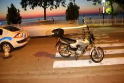 Köpeğe çarpmamak için ani fren yapınca motosikletten düşen sürücü yaralandı