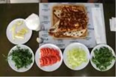 Lahmacun sarımsaklı mı olur soğanlı mı? Lahmacun sarımsaklı mı olur soğanlı mı?