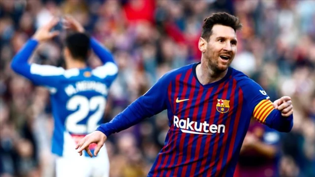 Lionel Messi, 2021 yılında Barcelona'dan ayrılmaya karar ...