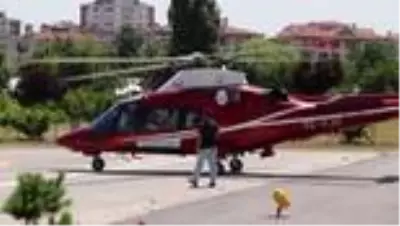 Motorlu testereyle omzunu kesti, ambulans helikopterle hastaneye götürüldü Motorlu testereyle omzunu kesti, ambulans helikopterle hastaneye götürüldü