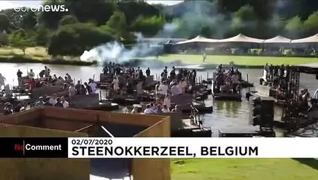 Müzik festivalinde Covid-19 önlemi: Gemilerle sosyal mesafe korundu Müzik festivalinde Covid-19 önlemi: Gemilerle sosyal mesafe korundu