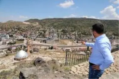 Nevşehir Kalesi yanındaki alternatif yolda sıcak asfalt serimi tamamlandı