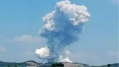 Son dakika: Sakarya'daki patlamaya ilişkin Meteoroloji'den açıklama: Patlamadaki gazlar ülkeyi Akdeniz üzerinden terk edecek Son dakika: Sakarya'daki patlamaya ilişkin Meteoroloji'den açıklama: Patlamadaki gazlar ülkeyi Akdeniz üzerinden terk edecek