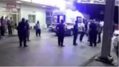 Adana'da kına gecesinde havaya açılan ateş sonucu iki kişi vuruldu Adana'da kına gecesinde havaya açılan ateş sonucu iki kişi vuruldu