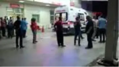 Son dakika! Adana Kına gecesinde maganda kurşunun isabet ettiği 2 kişi yaralandı Son dakika! Adana Kına gecesinde maganda kurşunun isabet ettiği 2 kişi yaralandı