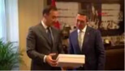 Ali Koç'tan Silivri Belediye Başkanı Yılmaz'a hayırlı olsun ziyareti Ali Koç'tan Silivri Belediye Başkanı Yılmaz'a hayırlı olsun ziyareti