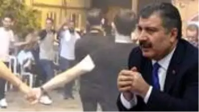 Bakan Koca, Bursa’daki düğünü örnek verip uyardı: Meydanı gelinle damada bırakın