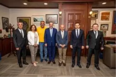 Son Dakika: Başkan Soyer ve TMSF Başkanı Gülal, İzmir için buluştu Son Dakika: Başkan Soyer ve TMSF Başkanı Gülal, İzmir için buluştu