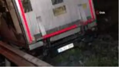 Bayrampaşa’da seyir halindeki kamyon yanarak kül oldu