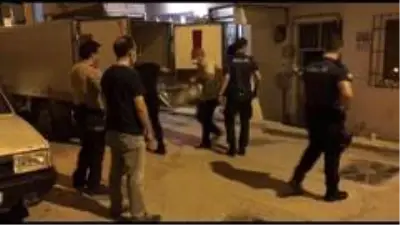 Bursa'da anne ve 2 çocuğunun cansız bedeni bulunan evde acı bekleyiş sürüyor