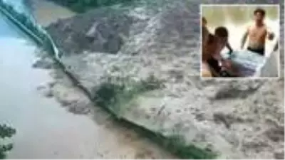 Çin’de hamile kadın, sel felaketinin ortasında ortasında doğum yaptı
