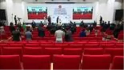 Cumhurbaşkanı Erdoğan: 'Ekonomimize kurulan tuzakları birer birer bozarak yolumuza devam ediyoruz' Cumhurbaşkanı Erdoğan: 'Ekonomimize kurulan tuzakları birer birer bozarak yolumuza devam ediyoruz'
