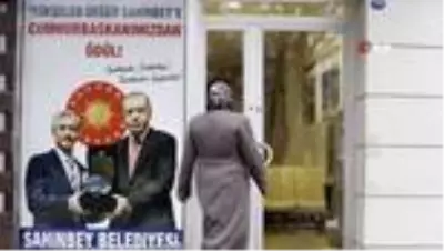 Gaziantep'te 7 bin ihtiyaç sahibi aileye 2 bin TL'lik kurban yardımı Gaziantep'te 7 bin ihtiyaç sahibi aileye 2 bin TL'lik kurban yardımı