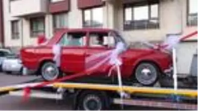 Gelin almaya çekici üzerindeki otomobiliyle gitti