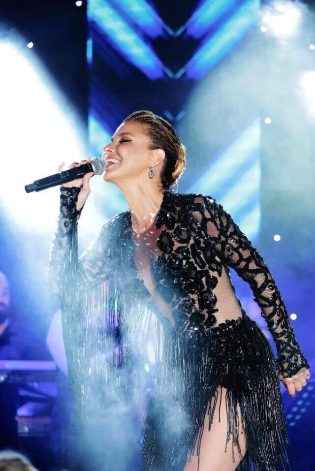 GÜLBEN ERGEN 4 AY SONRA SAHNE ALDI