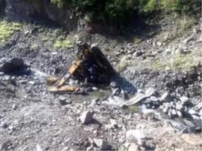 Gümüşhane'de yaşanan heyelan sonrası 300 metrelik uçuruma sürüklenerek hayatını kaybeden 2 kişi son...