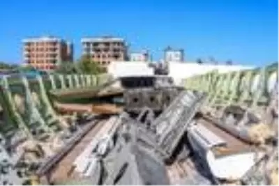 Antalya'da hasar görüp kullanılamaz hale gelen yolcu uçağı, hurdalıkta yeni alıcısını bekliyor Antalya'da hasar görüp kullanılamaz hale gelen yolcu uçağı, hurdalıkta yeni alıcısını bekliyor