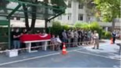 Havai fişek fabrikasındaki patlamada hayatını kaybeden işçiler son yolculuğuna uğurlanıyor Havai fişek fabrikasındaki patlamada hayatını kaybeden işçiler son yolculuğuna uğurlanıyor