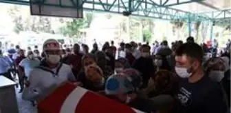 Kadir Sertel Otcu: Kaza kurşunuyla ölen Astsubay Güven göz yaşları arasında toprağa verildi Kadir Sertel Otcu: Kaza kurşunuyla ölen Astsubay Güven göz yaşları arasında toprağa verildi