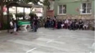 Son dakika 3. sayfa: Kedi besleme tartışması sebebiyle oğlu tarafından öldürülen kadın toprağa verildi