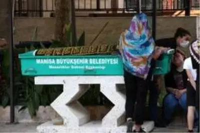 Kedi besleme tartışmasında oğlu tarafından öldürülen kadın toprağa verildi