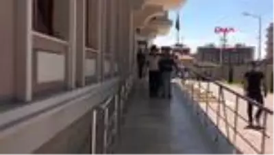 KONYA 80 yaşındaki kadını FETÖ yalanıyla dolandıran 4 şüpheli Şanlıurfa'da yakalandı KONYA 80 yaşındaki kadını FETÖ yalanıyla dolandıran 4 şüpheli Şanlıurfa'da yakalandı