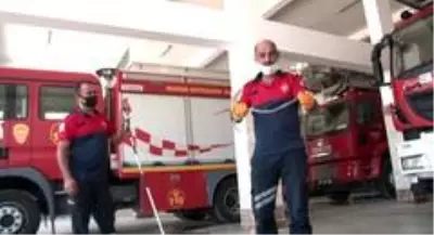 Mardin'in 'yılan terbiyecisi' iş başında