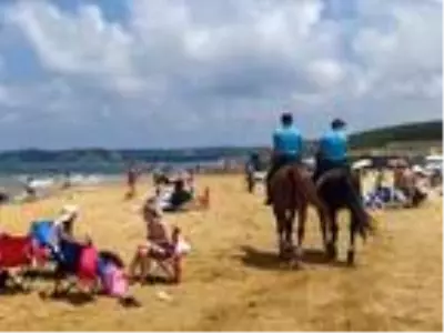 Plajda atlı jandarma denetimi Plajda atlı jandarma denetimi