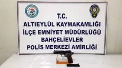 Polis Balıkesir'de 3 silah ele geçirdi