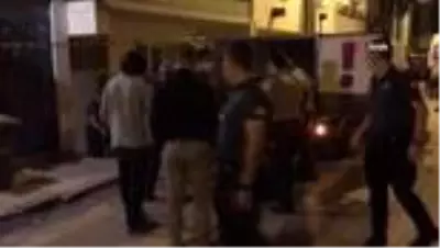 Silah sesleri üzerine eve giden baba 2 çocuğu ve eşini kanlar içinde buldu