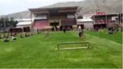 SİVAS Stadyumda hazırlanan sporcular, ’Survivor’ parkurunda kıyasıya yarıştı