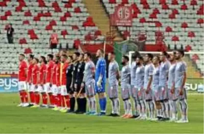 Süper Lig: Antalyaspor: 0 Medipol Başakşehir: 0 (İlk yarı) Süper Lig: Antalyaspor: 0 Medipol Başakşehir: 0 (İlk yarı)