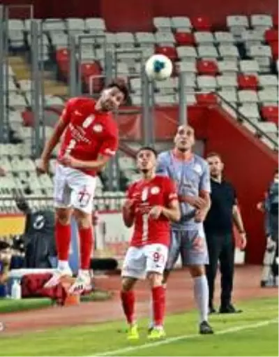 Süper Lig: Antalyaspor: 0 Medipol Başakşehir: 0 (İlk yarı) Süper Lig: Antalyaspor: 0 Medipol Başakşehir: 0 (İlk yarı)