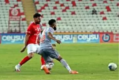 Süper Lig: Antalyaspor: 0 Medipol Başakşehir: 0 (İlk yarı) Süper Lig: Antalyaspor: 0 Medipol Başakşehir: 0 (İlk yarı)