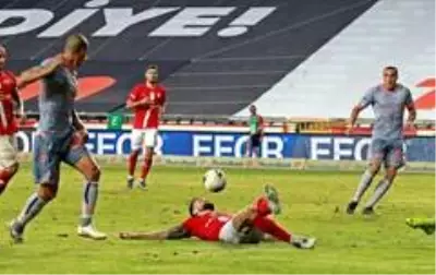 Süper Lig: Antalyaspor: 0 Medipol Başakşehir: 2 (Maç sonucu) Süper Lig: Antalyaspor: 0 Medipol Başakşehir: 2 (Maç sonucu)