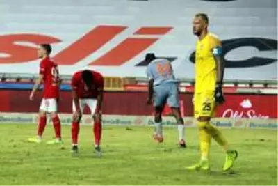 Süper Lig: Antalyaspor: 0 Medipol Başakşehir: 2 (Maç sonucu) Süper Lig: Antalyaspor: 0 Medipol Başakşehir: 2 (Maç sonucu)