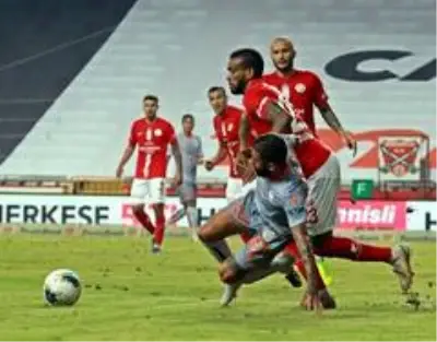 Süper Lig: Antalyaspor: 0 Medipol Başakşehir: 2 (Maç sonucu) Süper Lig: Antalyaspor: 0 Medipol Başakşehir: 2 (Maç sonucu)