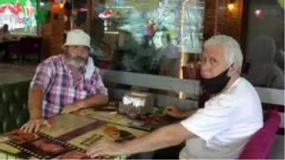 Son dakika... Ümraniye’de sosyal mesafeli Yeşilçam konseptli kafe açıldı