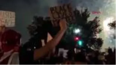 ABD'de protestoların ve koronavirüsün gölgesinde 4 Temmuz kutlandı ABD'de protestoların ve koronavirüsün gölgesinde 4 Temmuz kutlandı