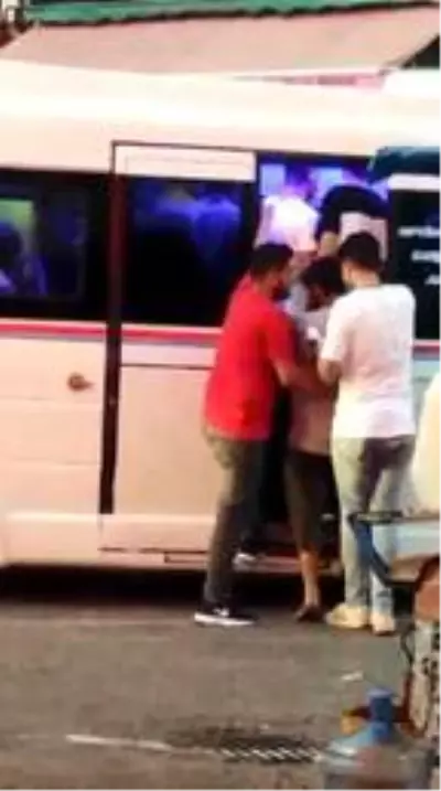 Adana'da 'balık istifi' dolmuş yolculuğu Adana'da 'balık istifi' dolmuş yolculuğu