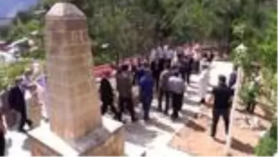 Son dakika güncel: Başbağlar'da katledilen 33 sivil törenle anıldı (1) Son dakika güncel: Başbağlar'da katledilen 33 sivil törenle anıldı (1)