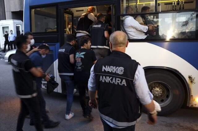 Bataklık Operasyonu'nda 34 şüpheli tutuklandı Bataklık Operasyonu'nda 34 şüpheli tutuklandı
