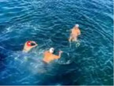 Boğazın serin sularında kilometrelerce yüzdüler Boğazın serin sularında kilometrelerce yüzdüler