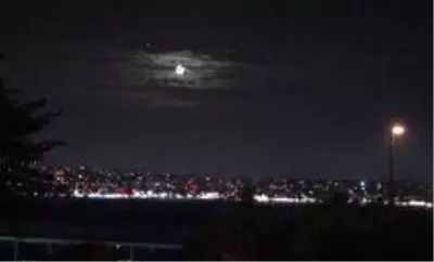 Dolunaylı İstanbul manzarası mest etti