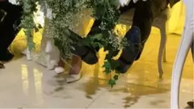 Düğünde damadın zor anları Düğünde damadın zor anları
