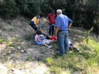 Elektrikli bisiklet kullanan Feride nine, 3 torunu ile birlikte uçuruma yuvarlandı
