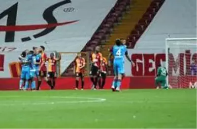 Galatasaray'ın evindeki 9 maçtır yenilmezlik serisi sona erdi Galatasaray'ın evindeki 9 maçtır yenilmezlik serisi sona erdi